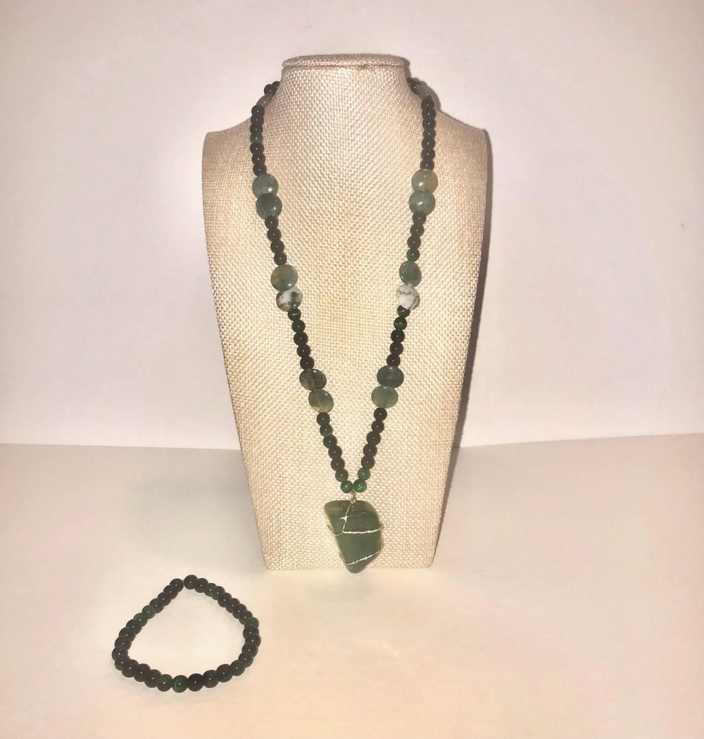 Genuine Green Jade Beaded Necklace and Bracelet Set