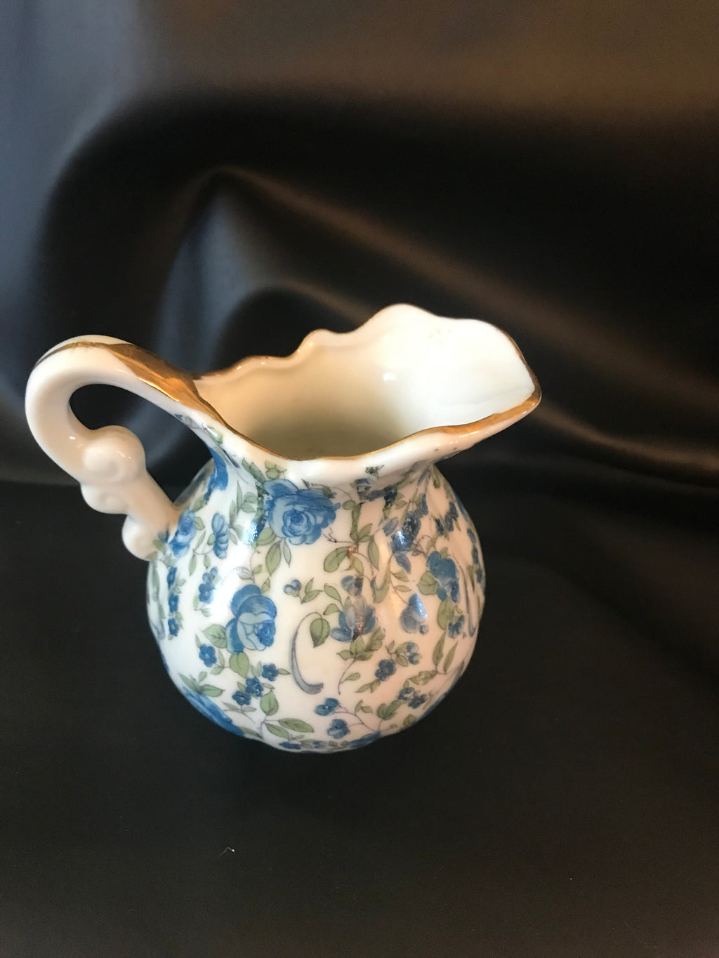 1950's Floral Ceramic dish with 'Royal Doulton' branding