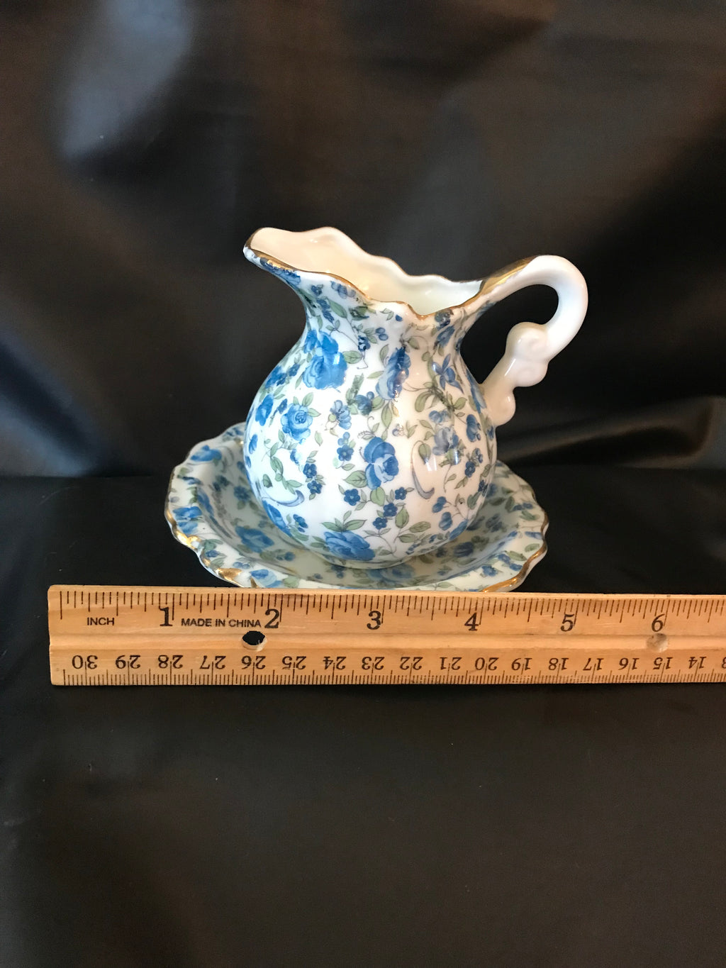 1950's Floral Ceramic dish with 'Royal Doulton' branding